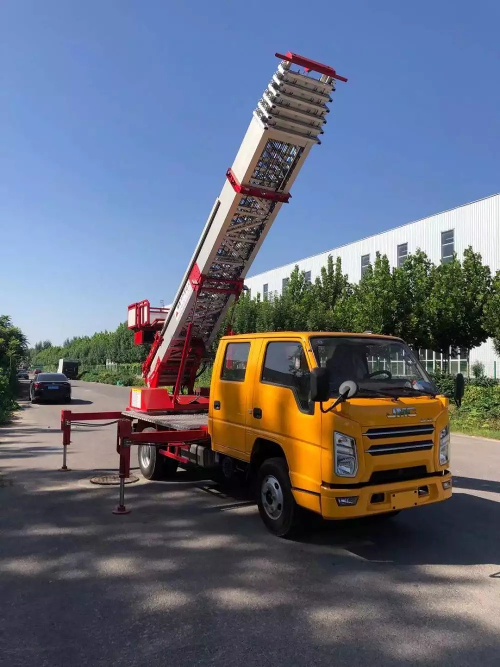 宿松县附近的云梯车出租服务：轻松解决高空作业需求